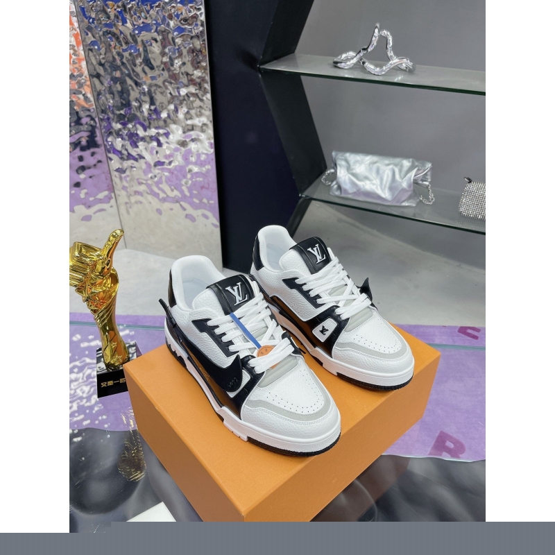 l**is V*t*n sneakers